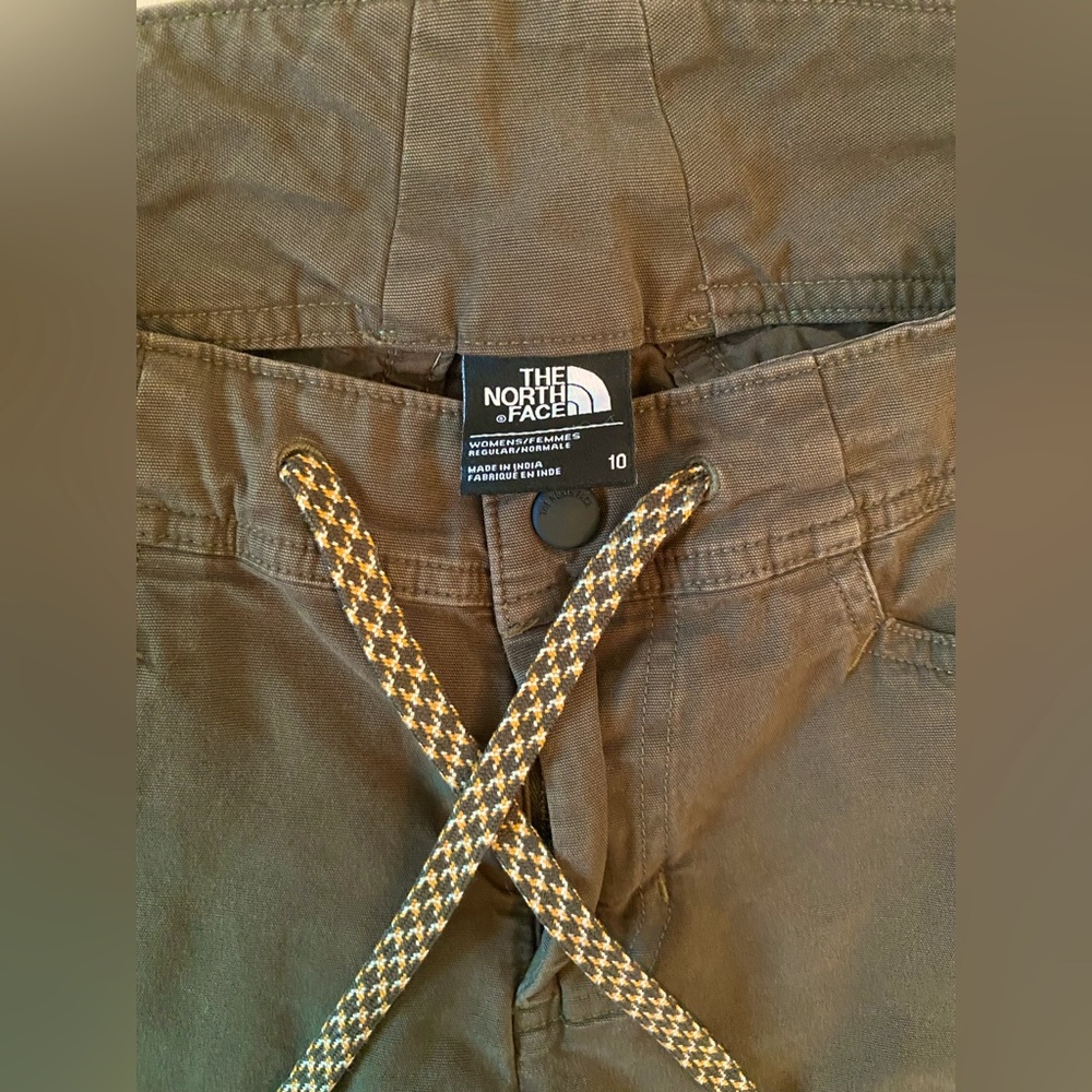 THE NORTH FACE WOMENS HIKING PANT *NEVER WORN*